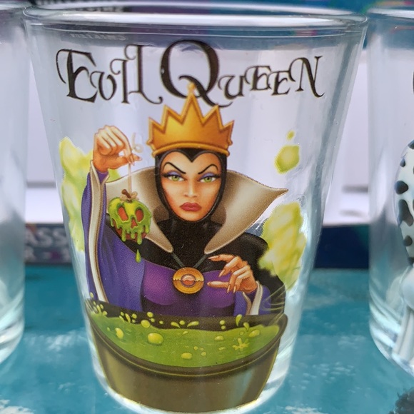 New Disney Glassware Set - Picture 6 of 11